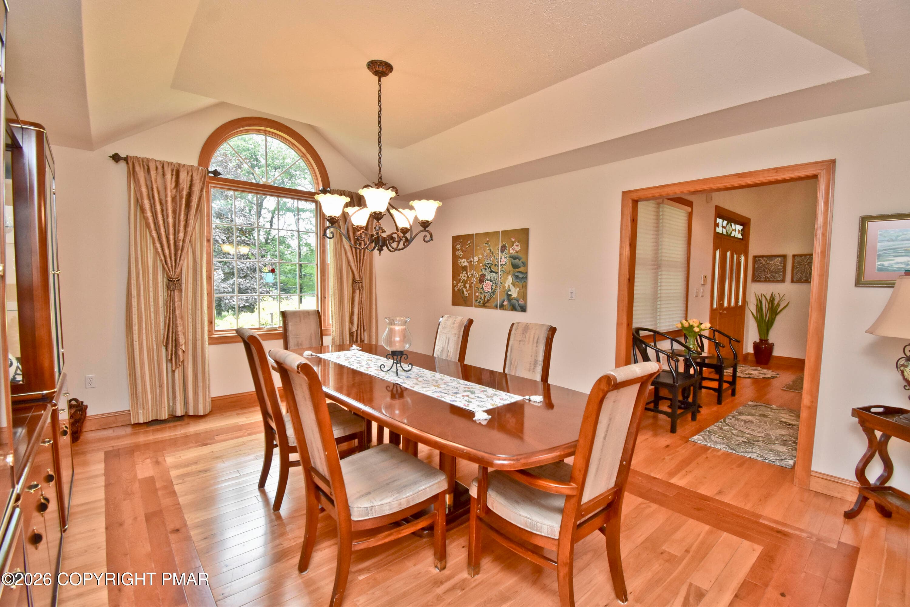 4 Dining (3) - 326 Sunset Avenue, Pocono Manor, PA 18349, Pocono Manor