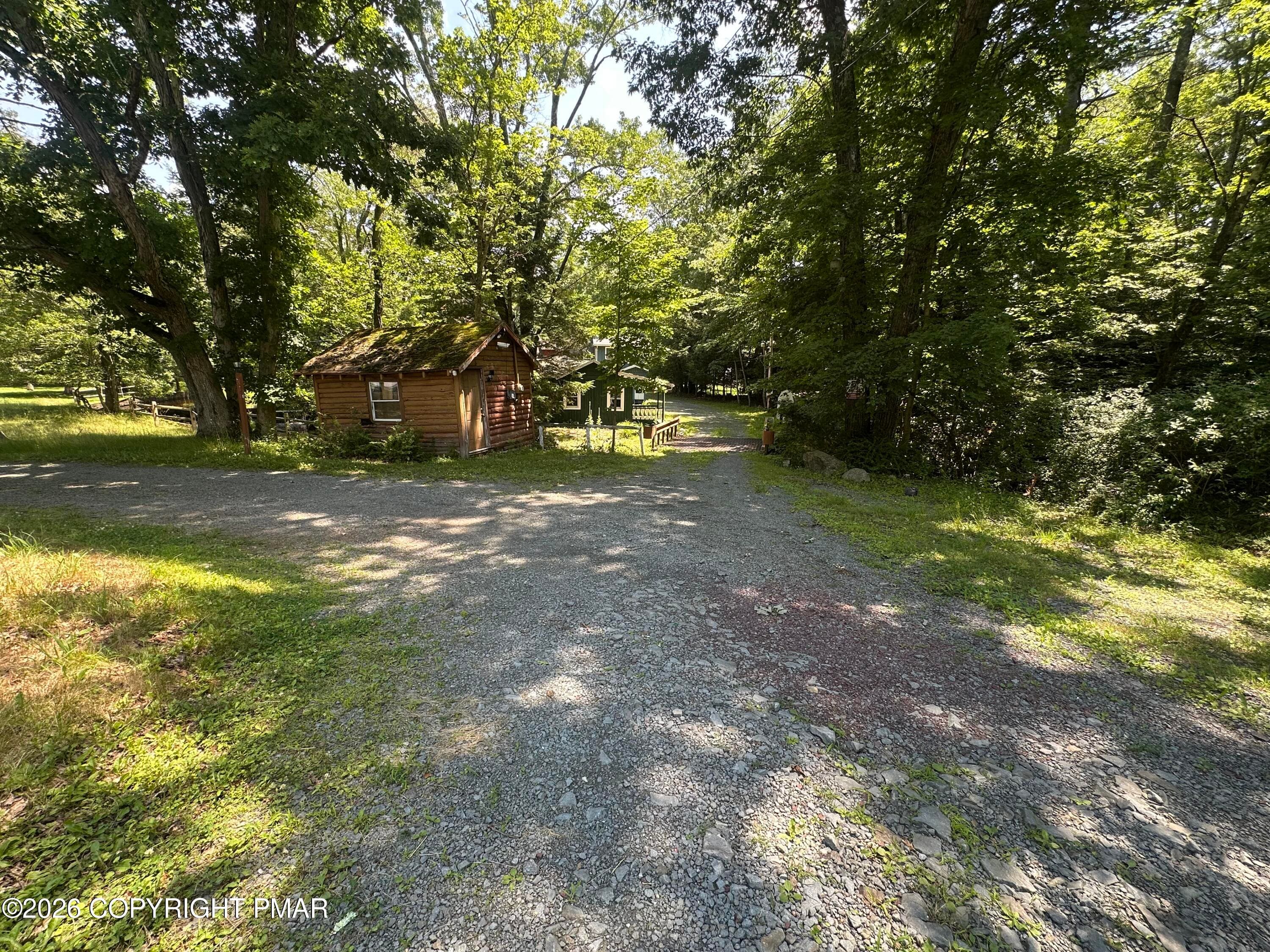 111 Rippling Brook Road, Canadensis, PA 18325