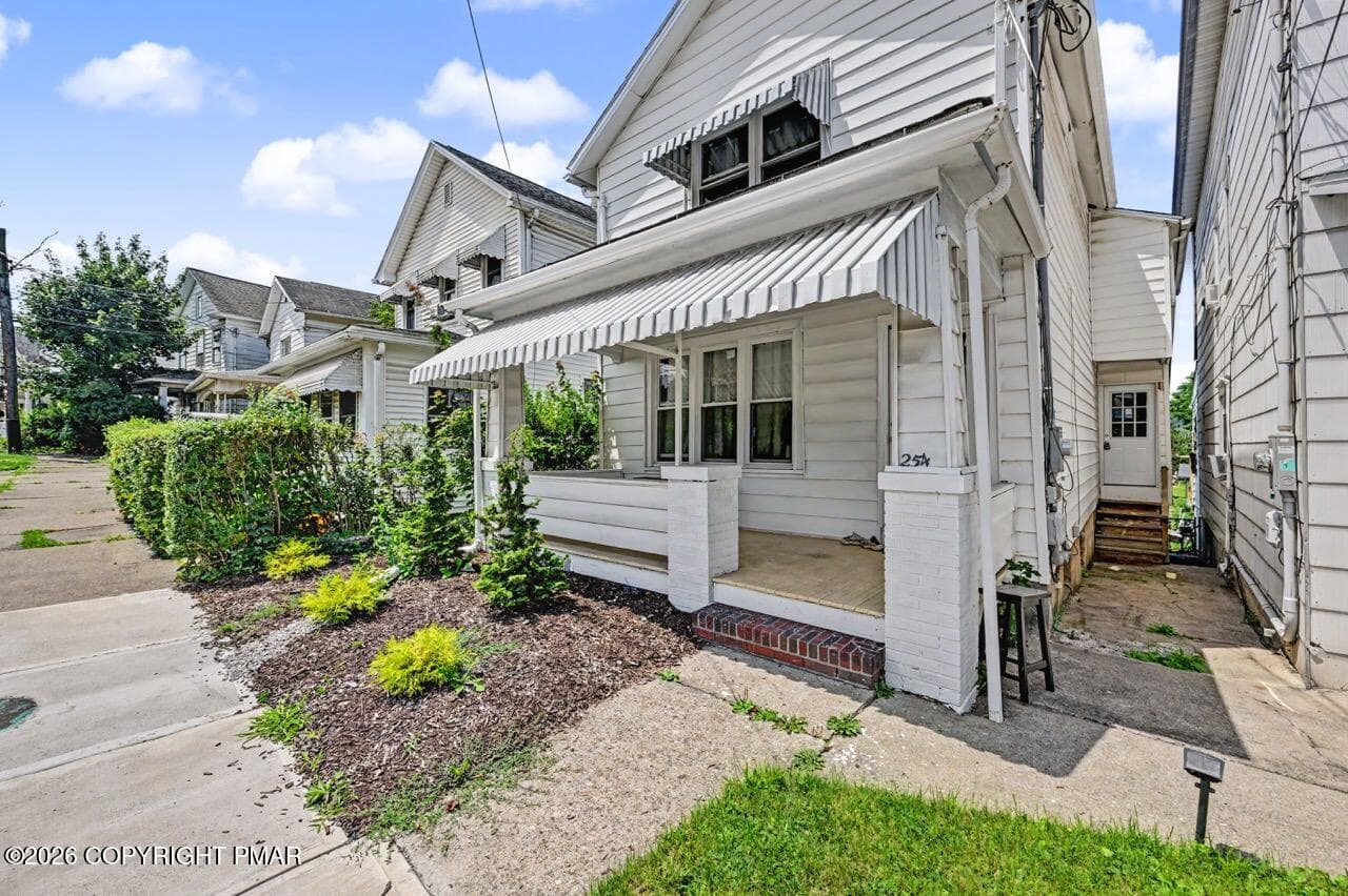 254 W Main St 03 Large - 254 W Main Street, Nanticoke, PA 18634, Nanticoke