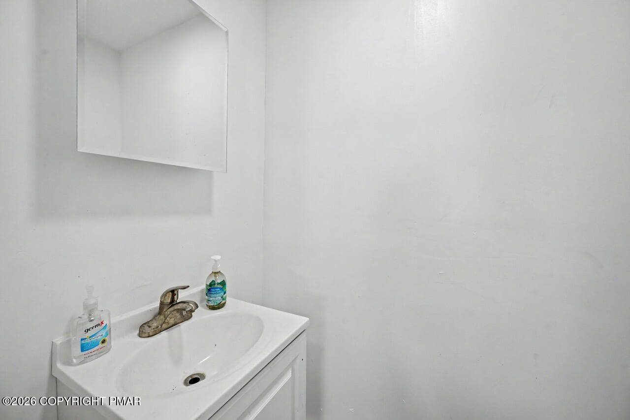 254 W Main St 16 Large - 254 W Main Street, Nanticoke, PA 18634, Nanticoke