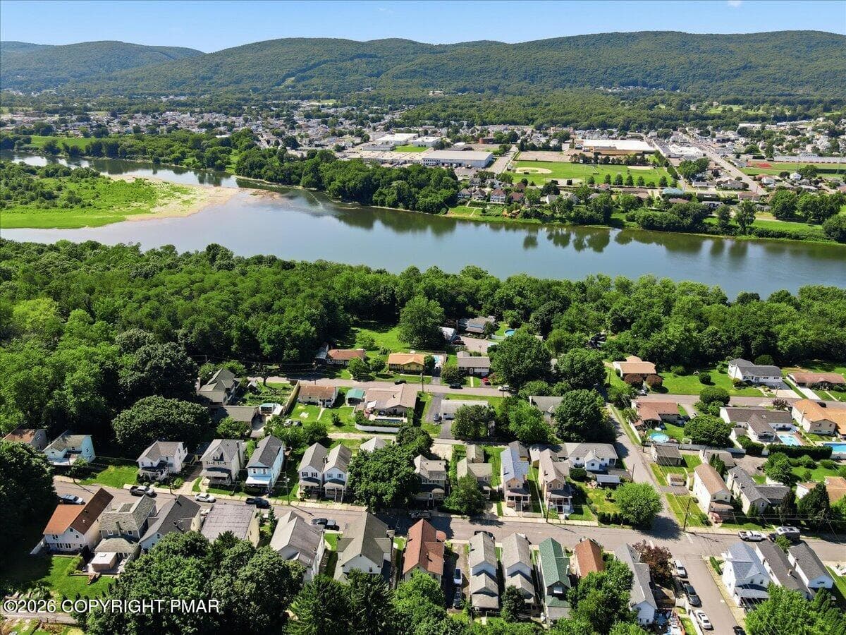Aerial Neighborhood View - 166 Johnson Street, Pittston, PA 18640, Pittston