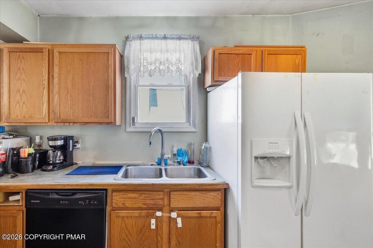 Kitchen - 166 Johnson Street, Pittston, PA 18640, Pittston