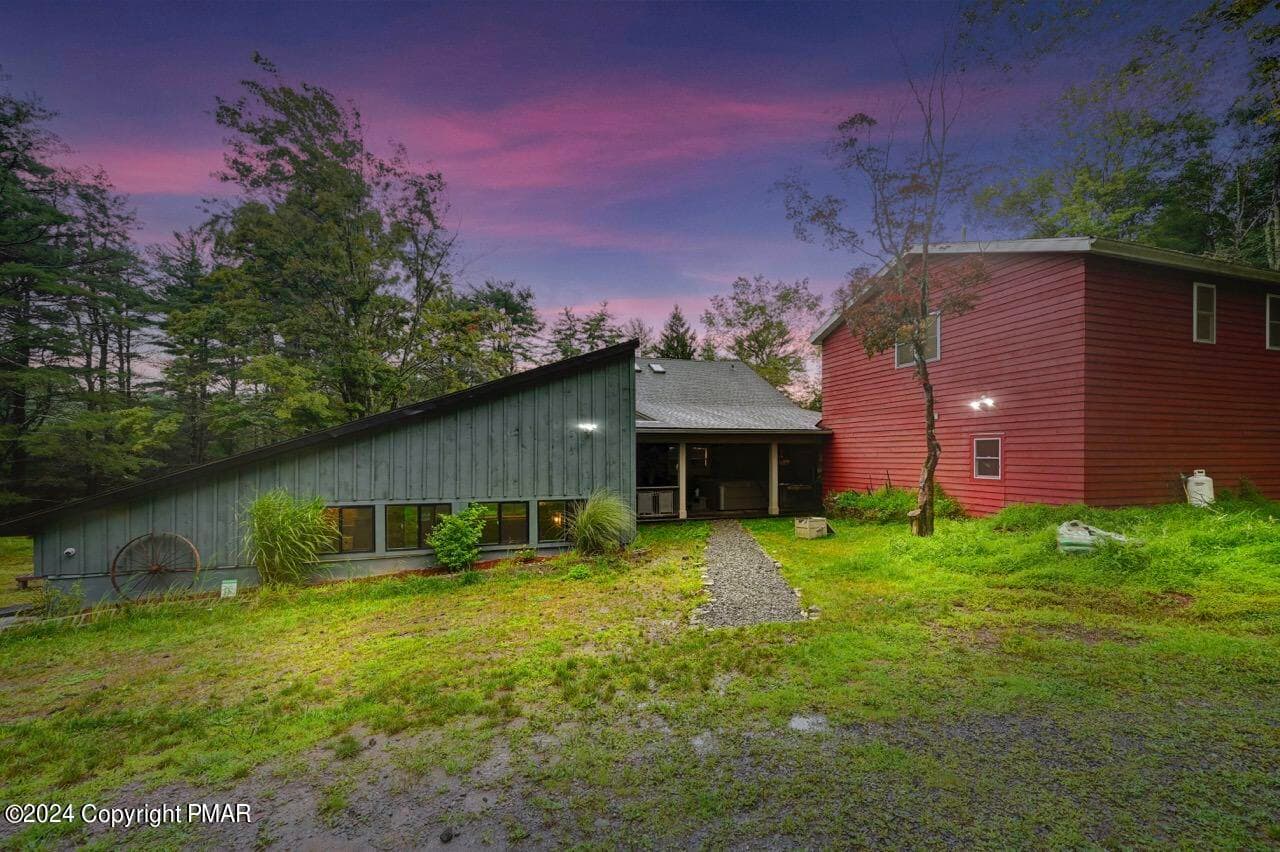 614 Lavender Ln 03 Dusk Large - 614 Lavender Lane, Canadensis, PA 18325, Canadensis