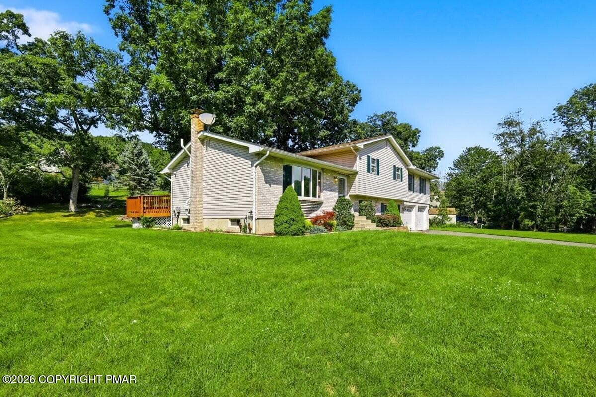 Left side yard - 246 Switzgabel Drive, Brodheadsville, PA 18322, Brodheadsville