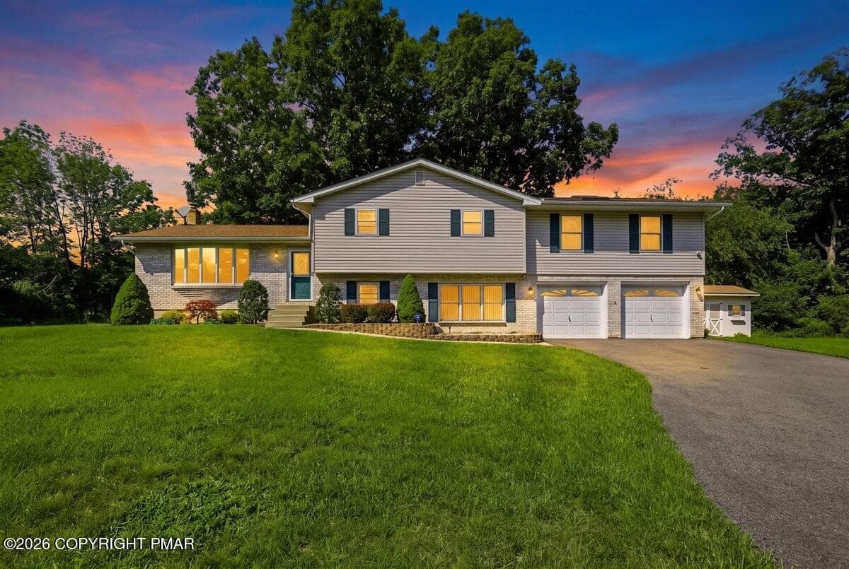 Twilight-1 - 246 Switzgabel Drive, Brodheadsville, PA 18322, Brodheadsville