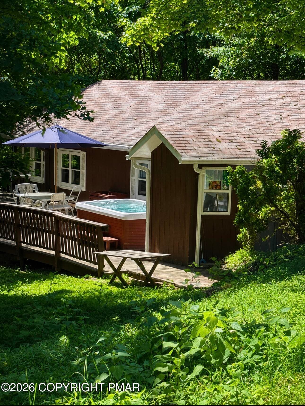 122 Hemlock Trail, Scotrun, PA 18355