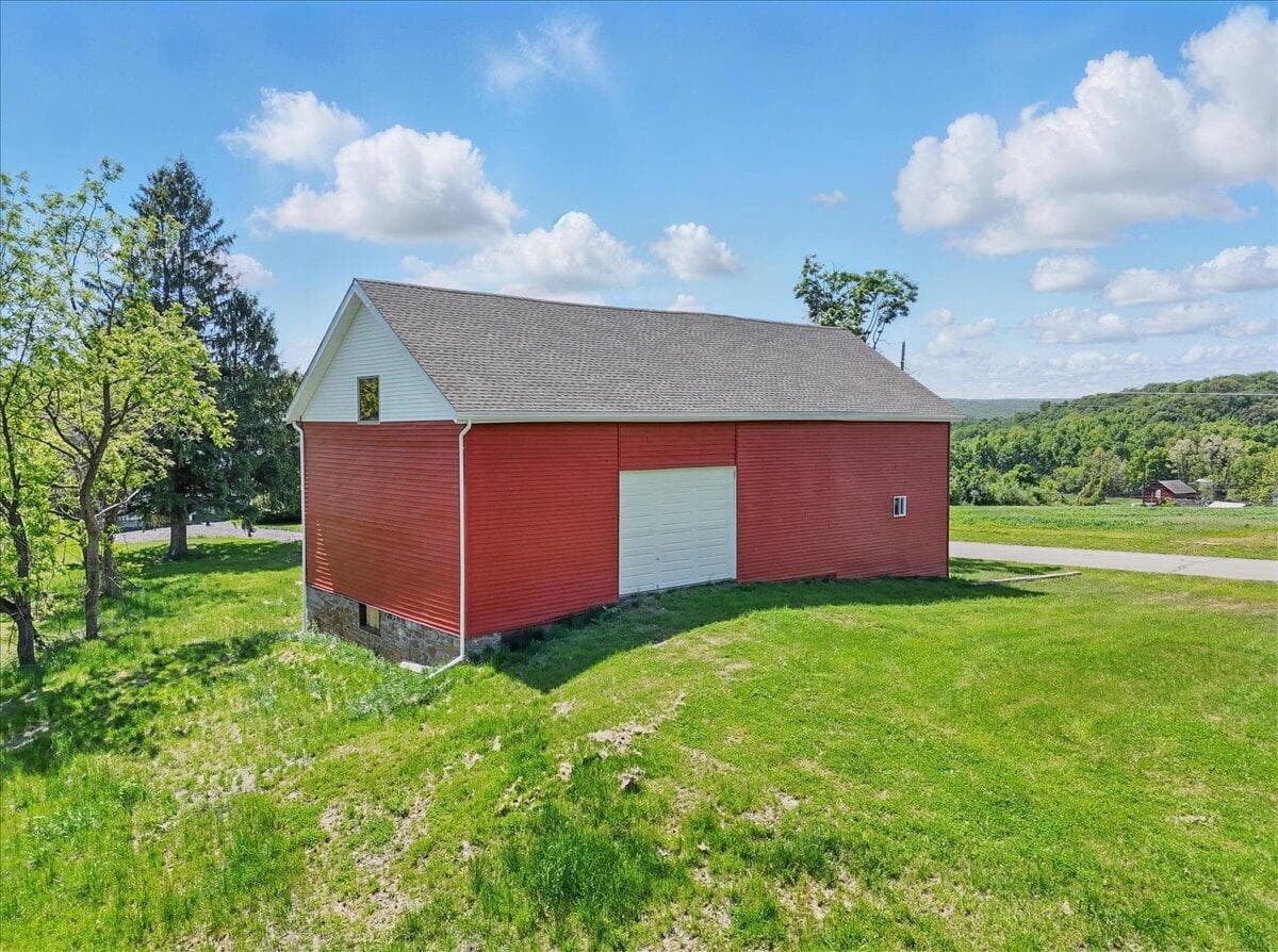 Bank barn - 1652 Bonser Road, Saylorsburg, PA 18353, Saylorsburg