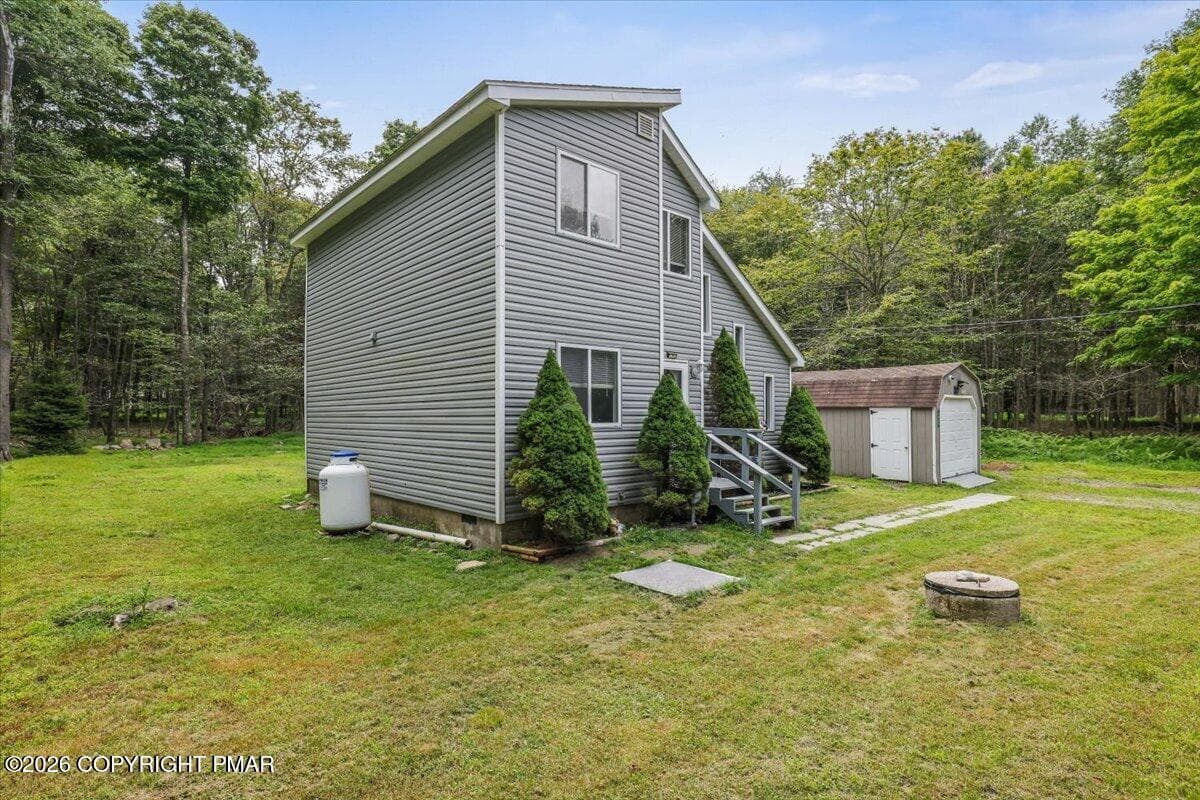 Side view - 1065 Breezewood Drive, Newfoundland, PA 18445, Newfoundland