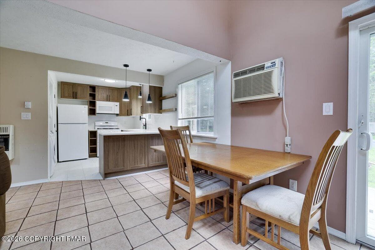 Dining room - 1065 Breezewood Drive, Newfoundland, PA 18445, Newfoundland