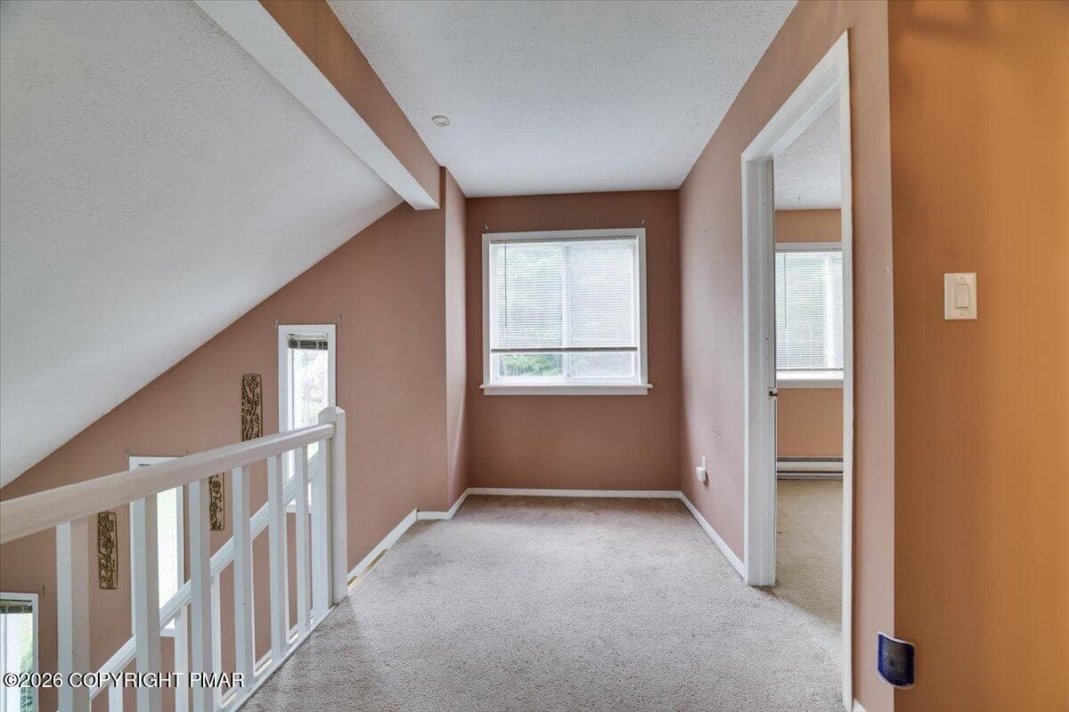 Loft - 1065 Breezewood Drive, Newfoundland, PA 18445, Newfoundland