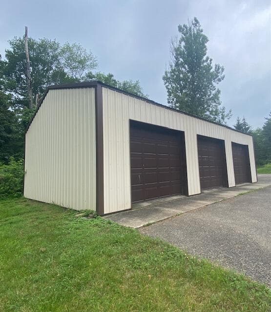 3 car garage - 558 Effort Neola Road, Brodheadsville, PA 18322, Brodheadsville