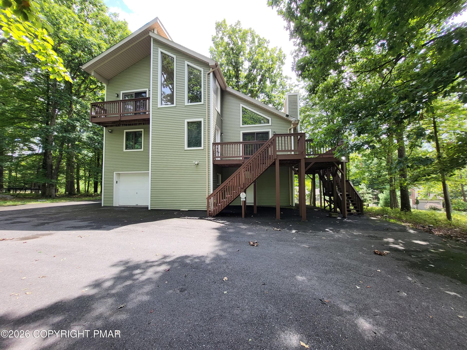3233 Windermere Drive, Bushkill, PA 18324