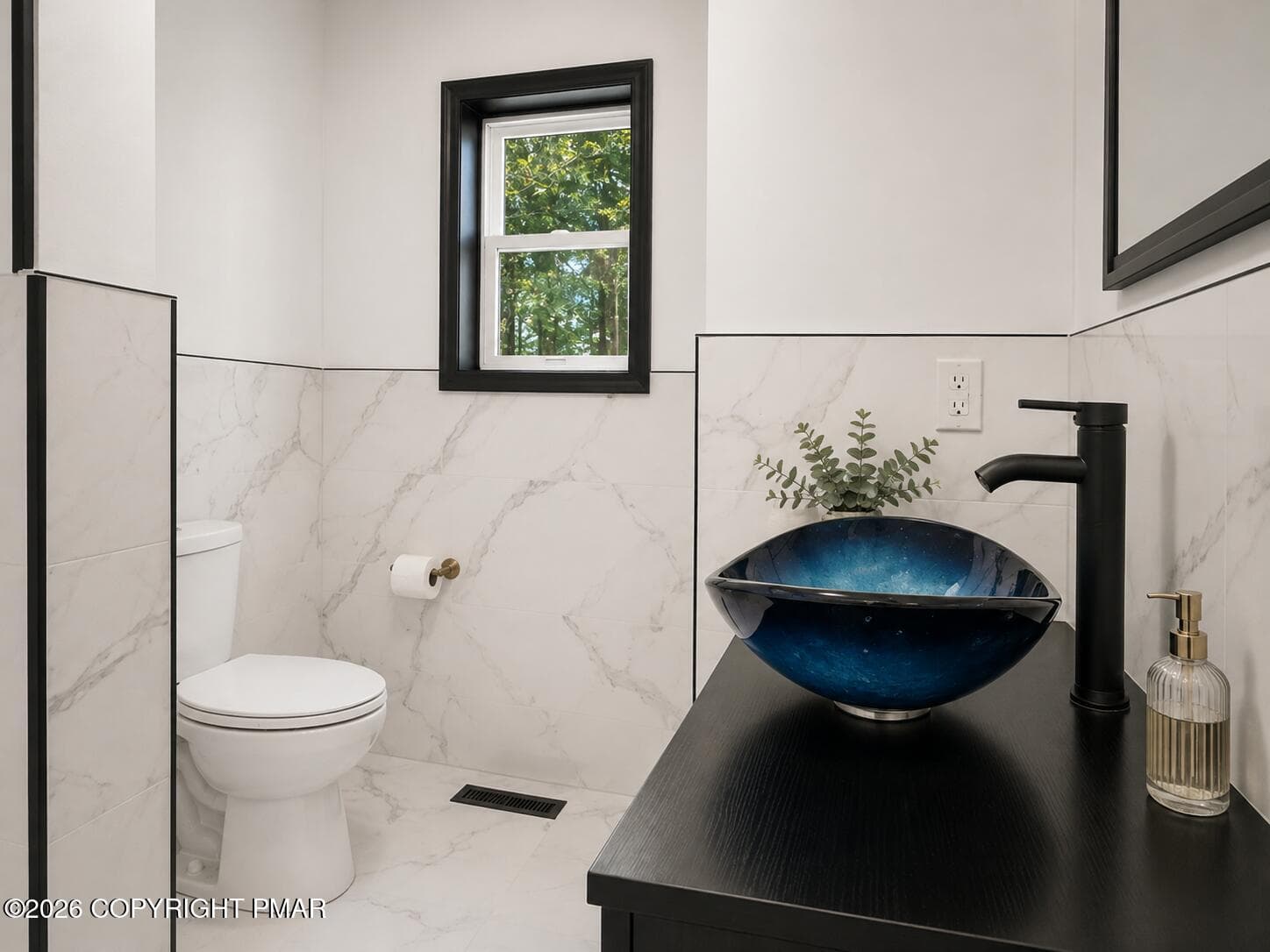 Staged Bathroom - 2081 Minqua Trail, Tobyhanna, PA 18466