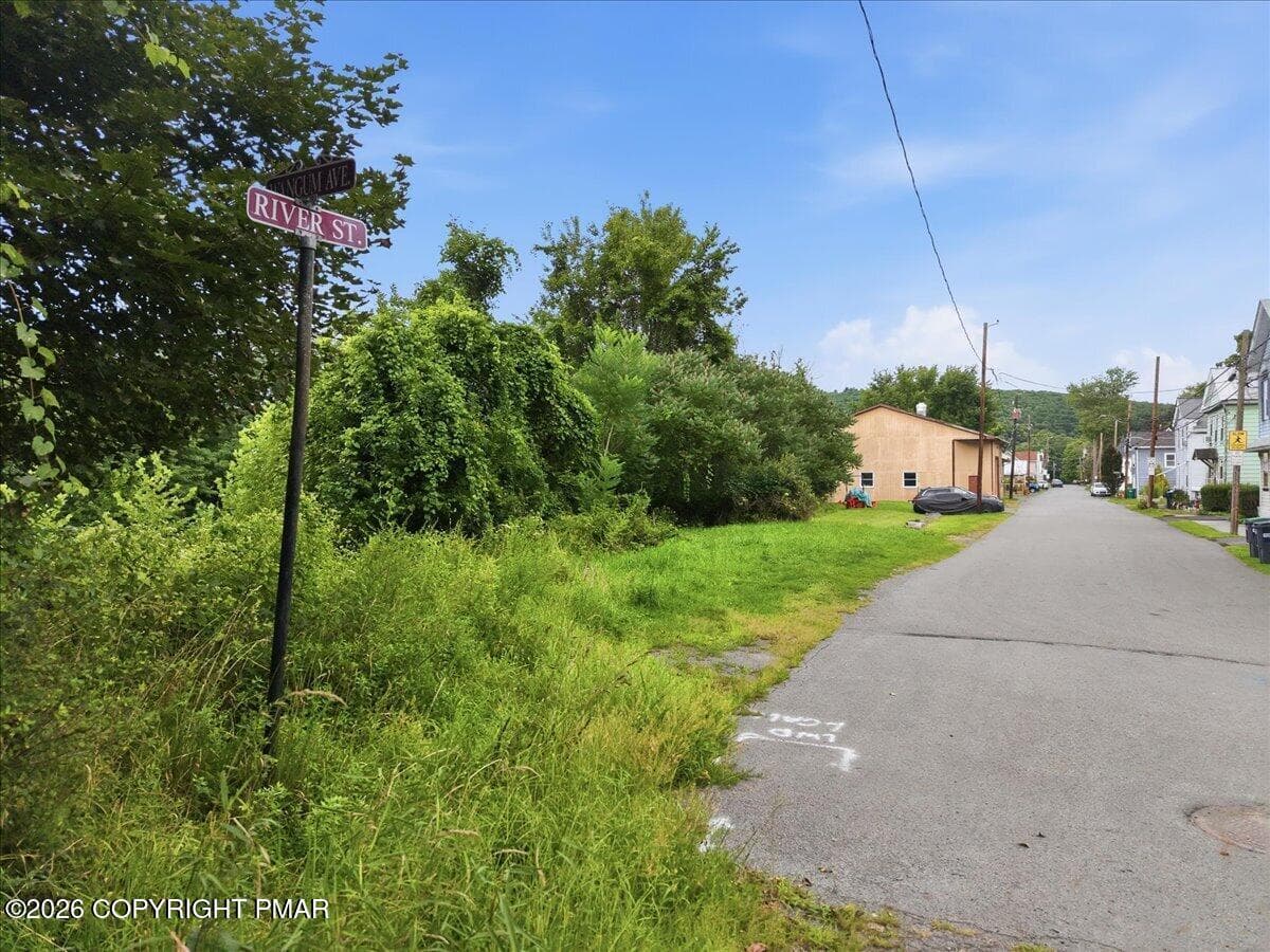 075-079_dji_fly_20260824_161826_0179_178 - 205 Maple Avenue, Hawley, PA 18428, Hawley
