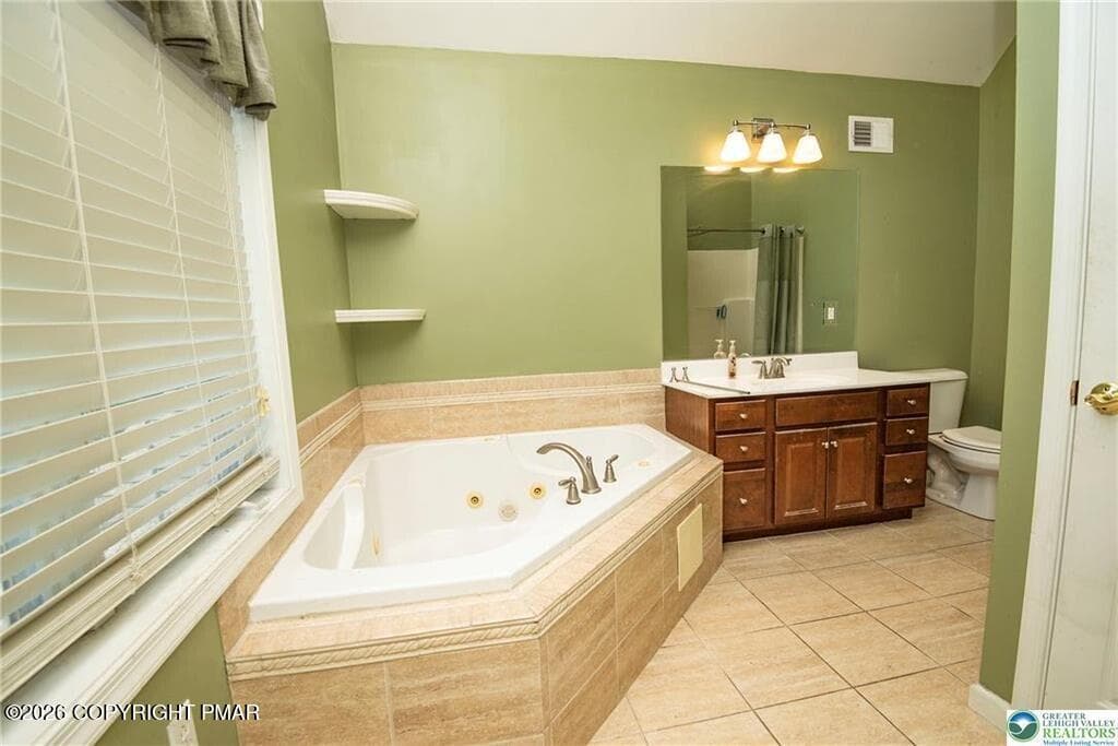 52 - 1603 Kings Court, Pen Argyl, PA 18072, Pen Argyl