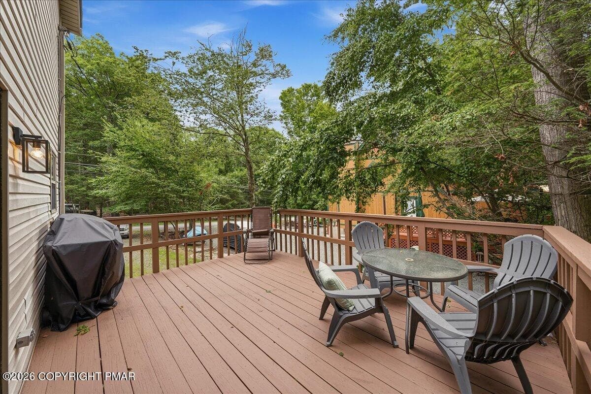04-HomeView_Media-1152_Wallenpaupack_Dr - 1152 Wallenpaupack Drive, Lake Ariel, PA 18436, Lake Ariel