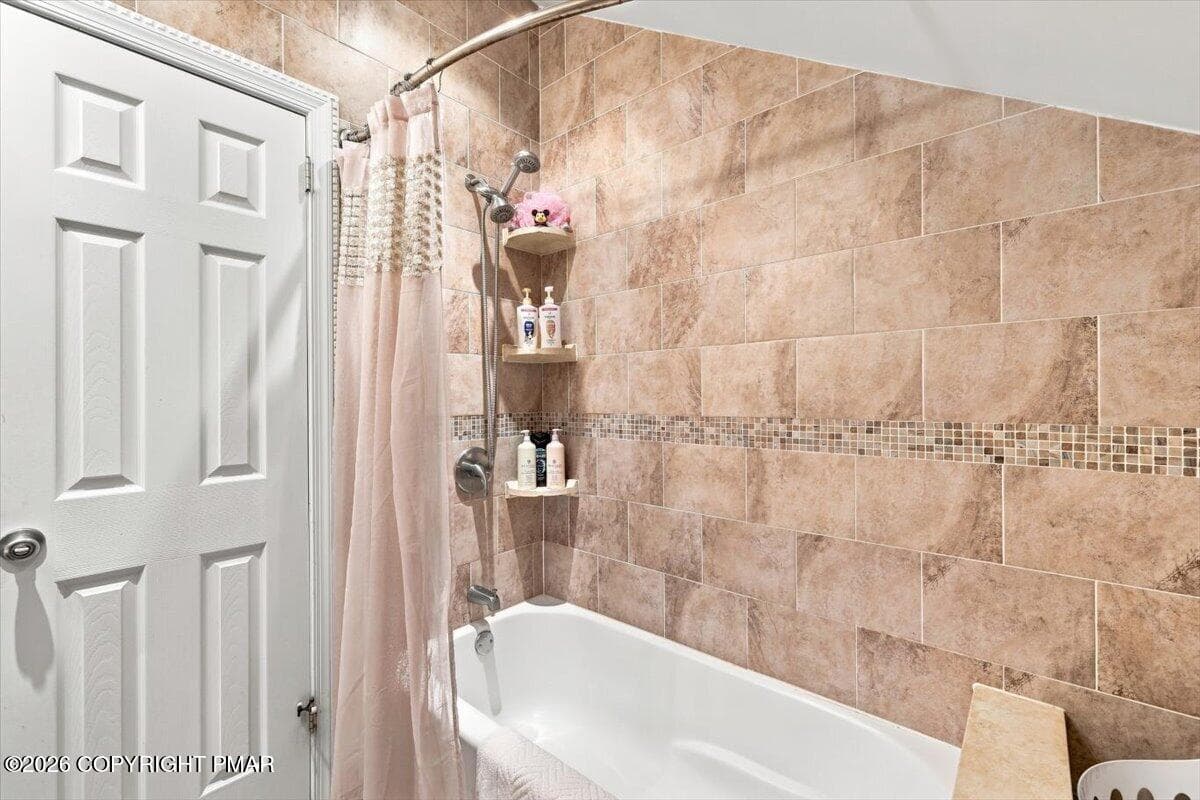 2ND FLOOR BATHROOM - 2385 Winding Way, Tobyhanna, PA 18466