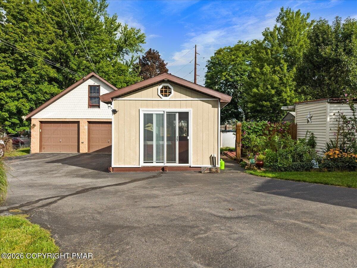 27-DJI_20260831085707_0228_D - 95 Canaan Street, Carbondale, PA 18407, Carbondale