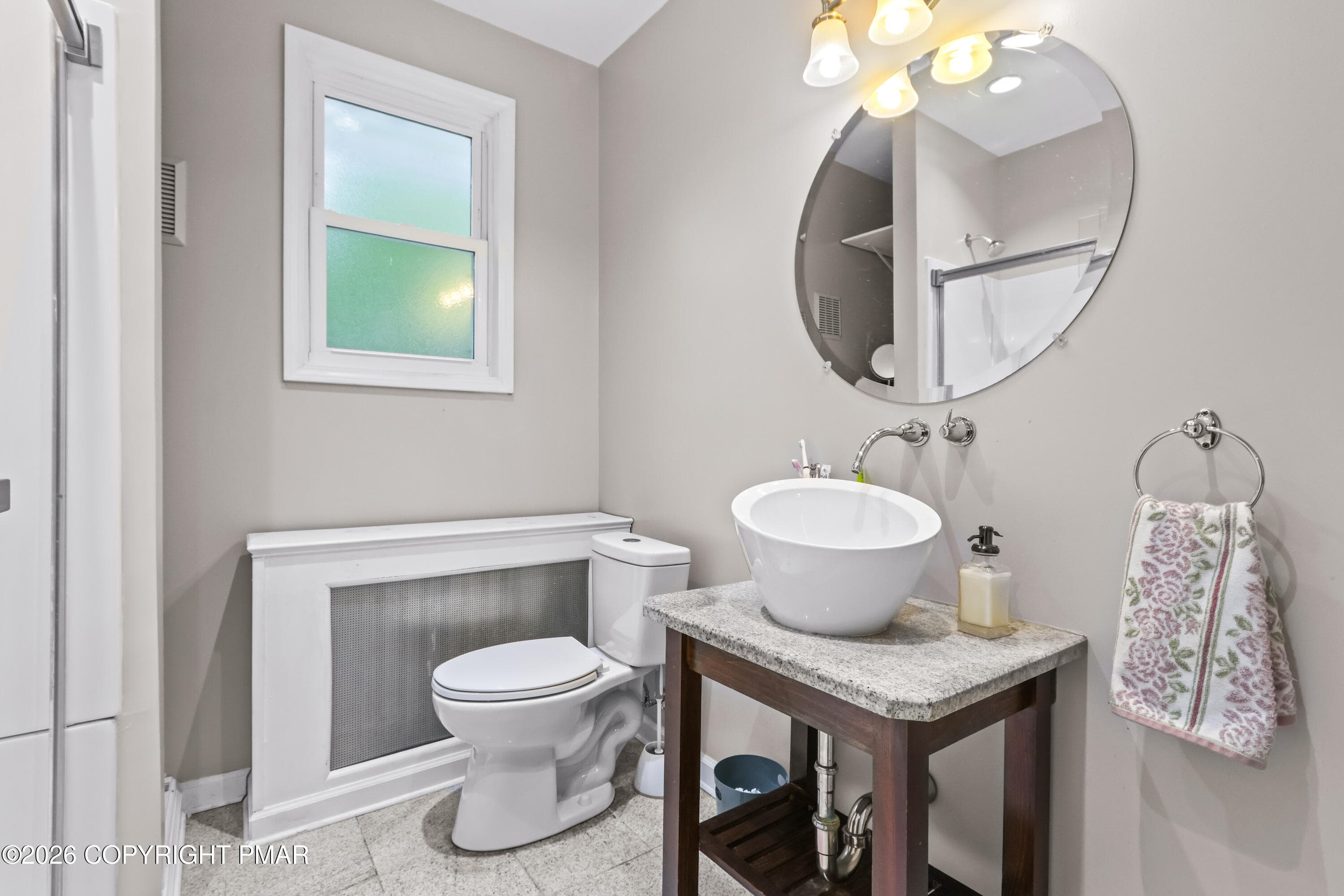 Bath 2 (2) - 5525 Lehigh Avenue, Whitehall, PA 18052, Whitehall
