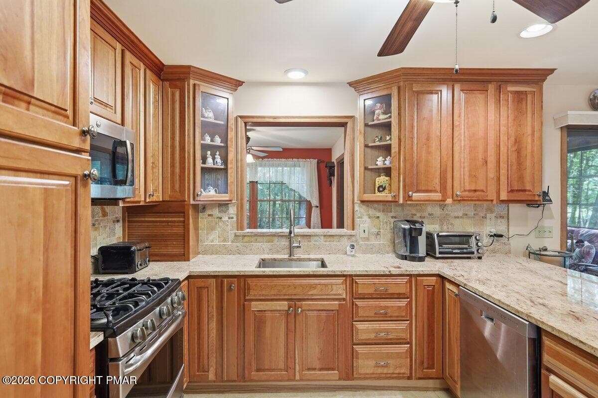 Kitchen - 425 Underhill Drive, Tamiment, PA 18371, Tamiment