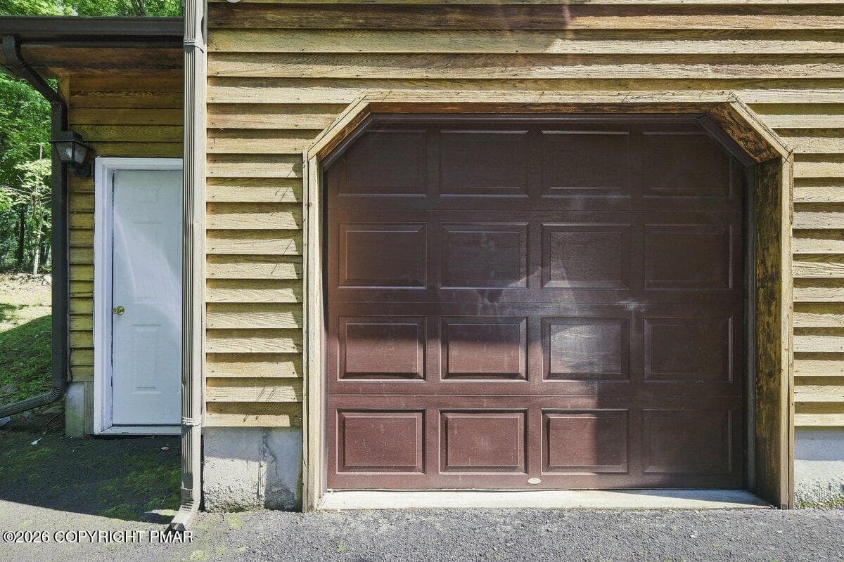 1-Car Garage - 425 Underhill Drive, Tamiment, PA 18371, Tamiment