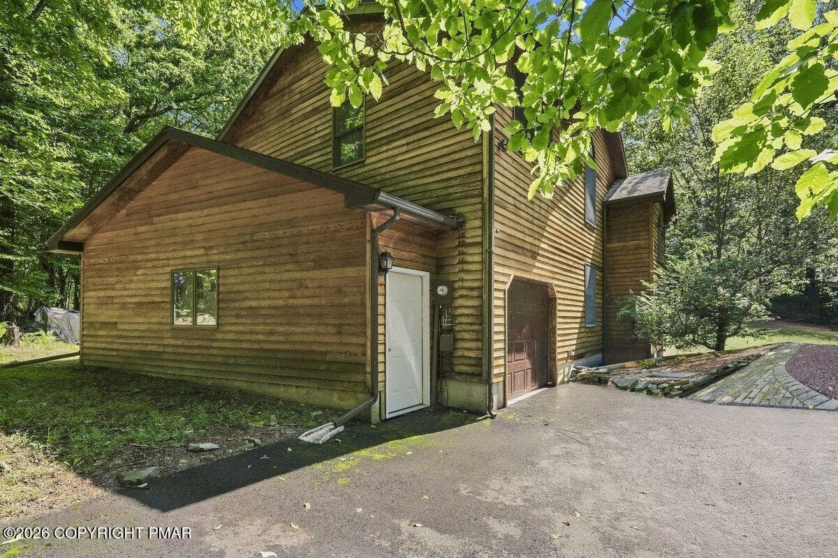 Garage Entrance/Driveway - 425 Underhill Drive, Tamiment, PA 18371, Tamiment