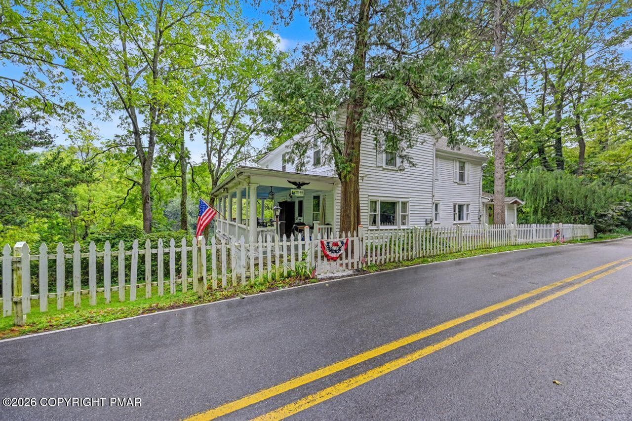 694 River Rd 02 Large - 694 River Road, Shawnee On Delaware, PA 18356, Shawnee On Delaware