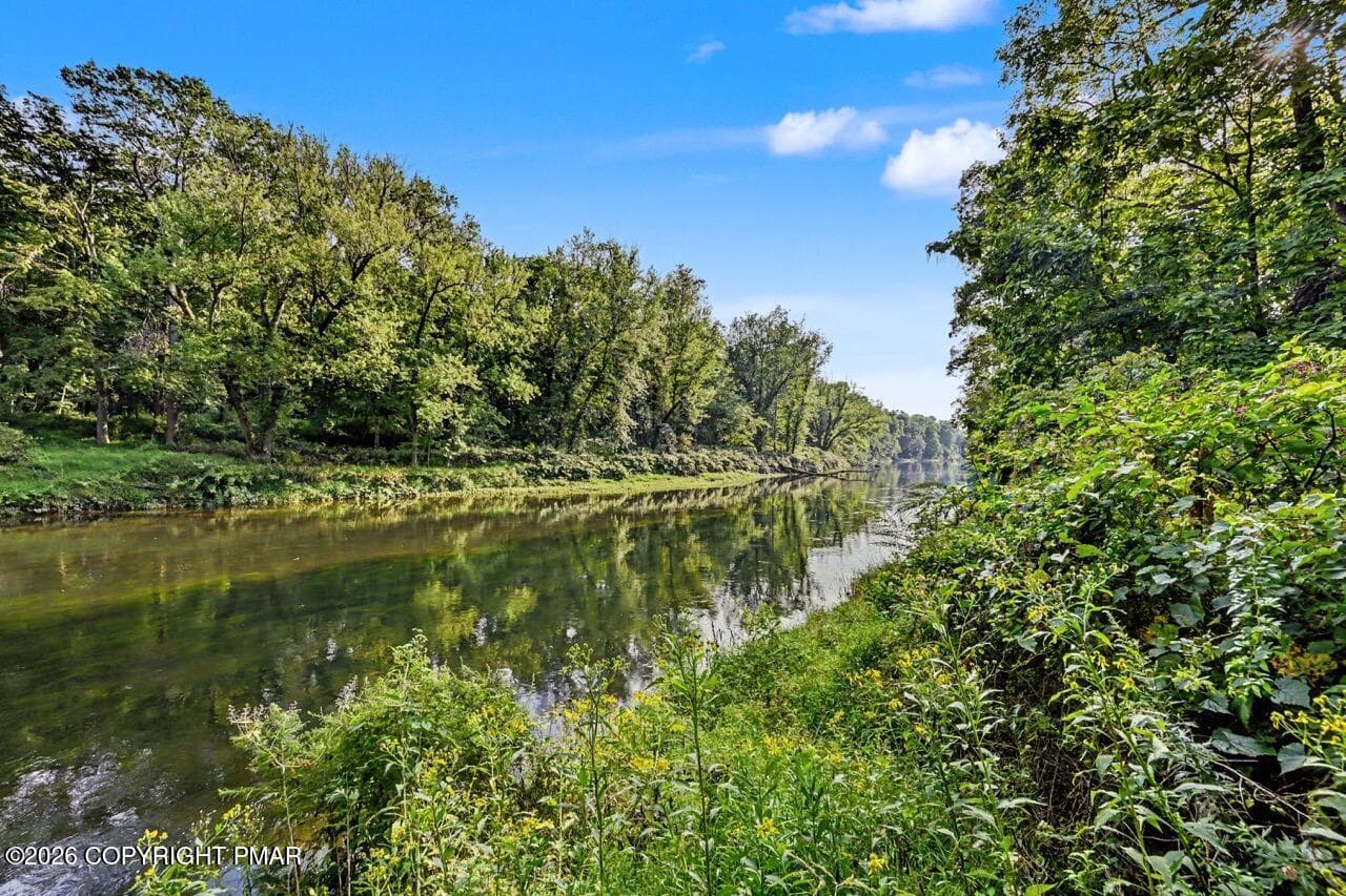 694 River Rd 05 Large - 694 River Road, Shawnee On Delaware, PA 18356, Shawnee On Delaware