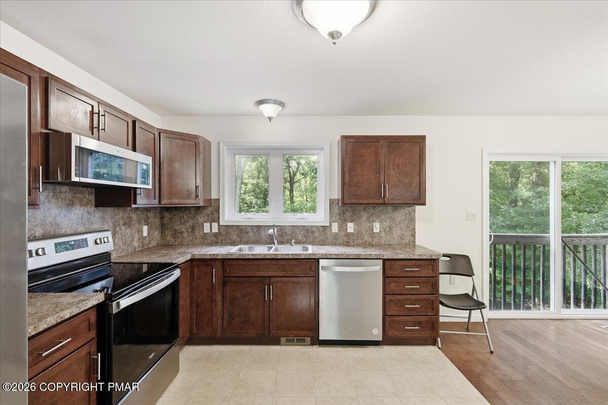 4 - 506 Cornerstone Way, East Stroudsburg, PA 18301, East Stroudsburg