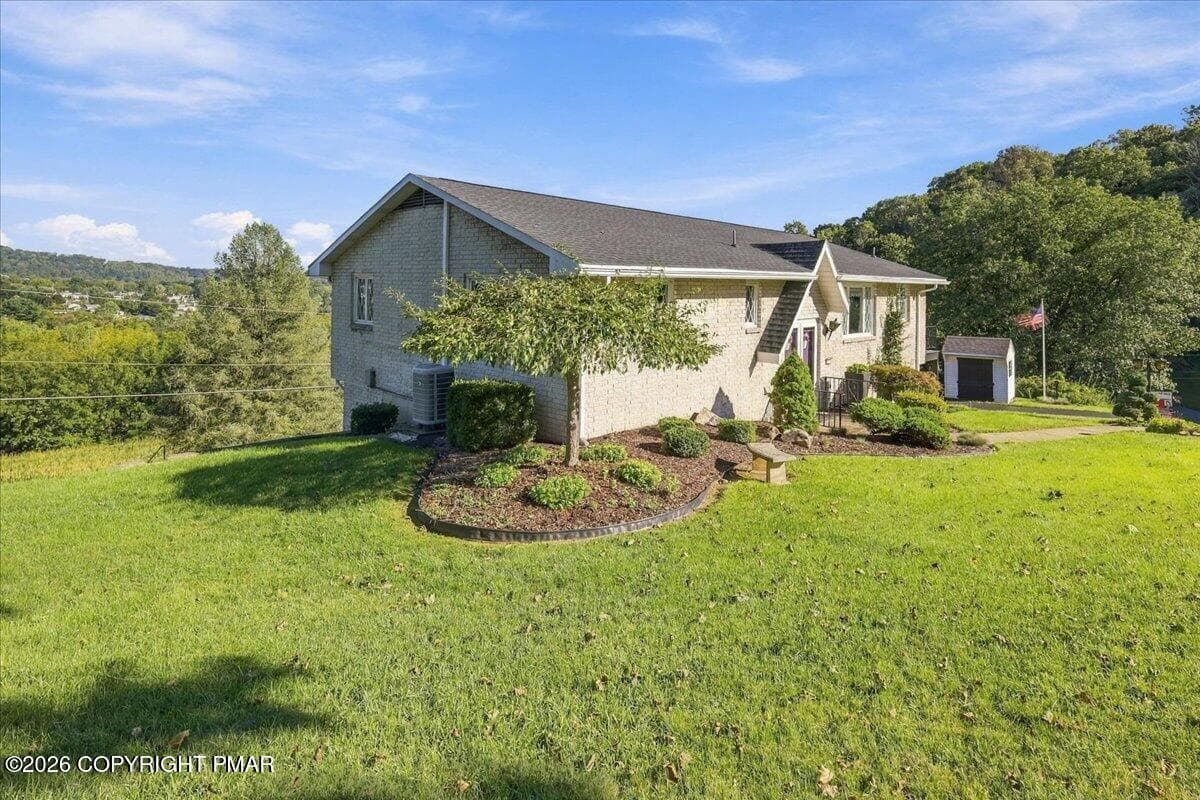 Side View - 7121 Kingstead Drive, Slatington, PA 18080, Slatington
