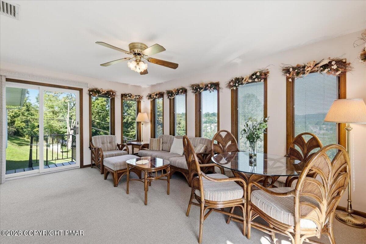 Sun Room - 7121 Kingstead Drive, Slatington, PA 18080, Slatington