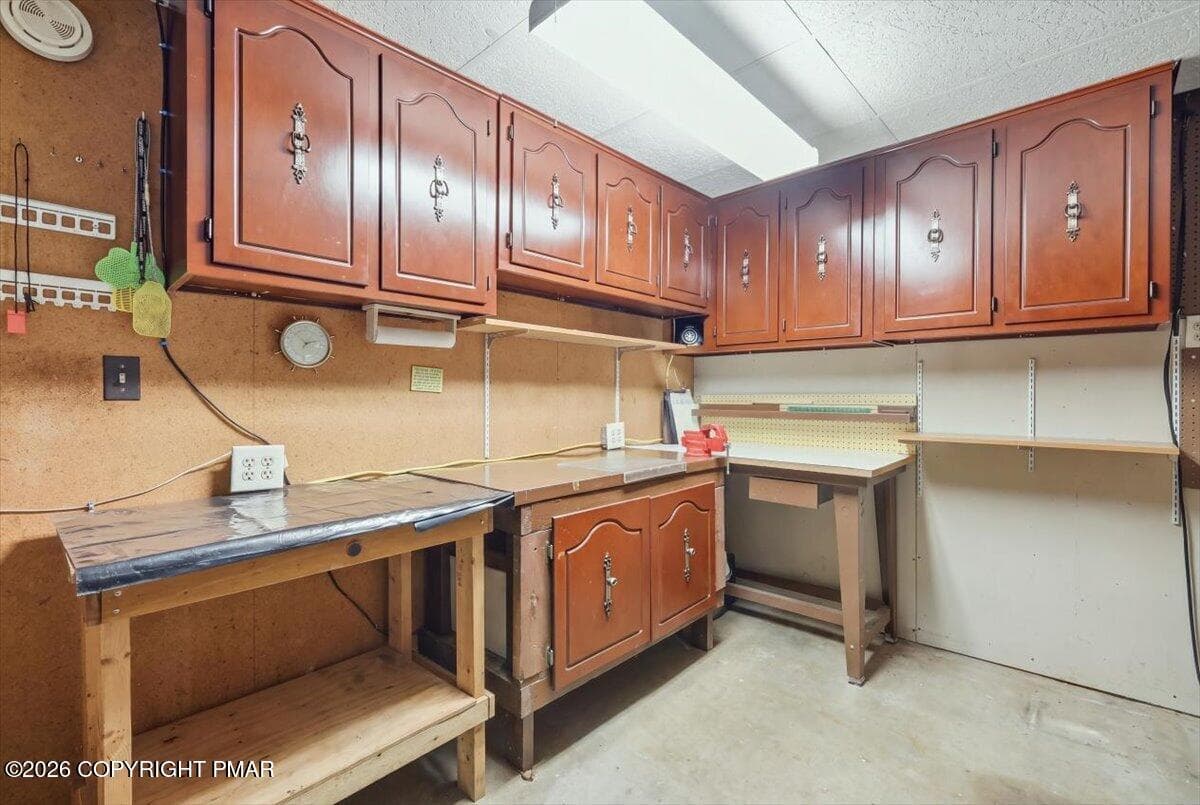 Workshop in Garage - 7121 Kingstead Drive, Slatington, PA 18080, Slatington