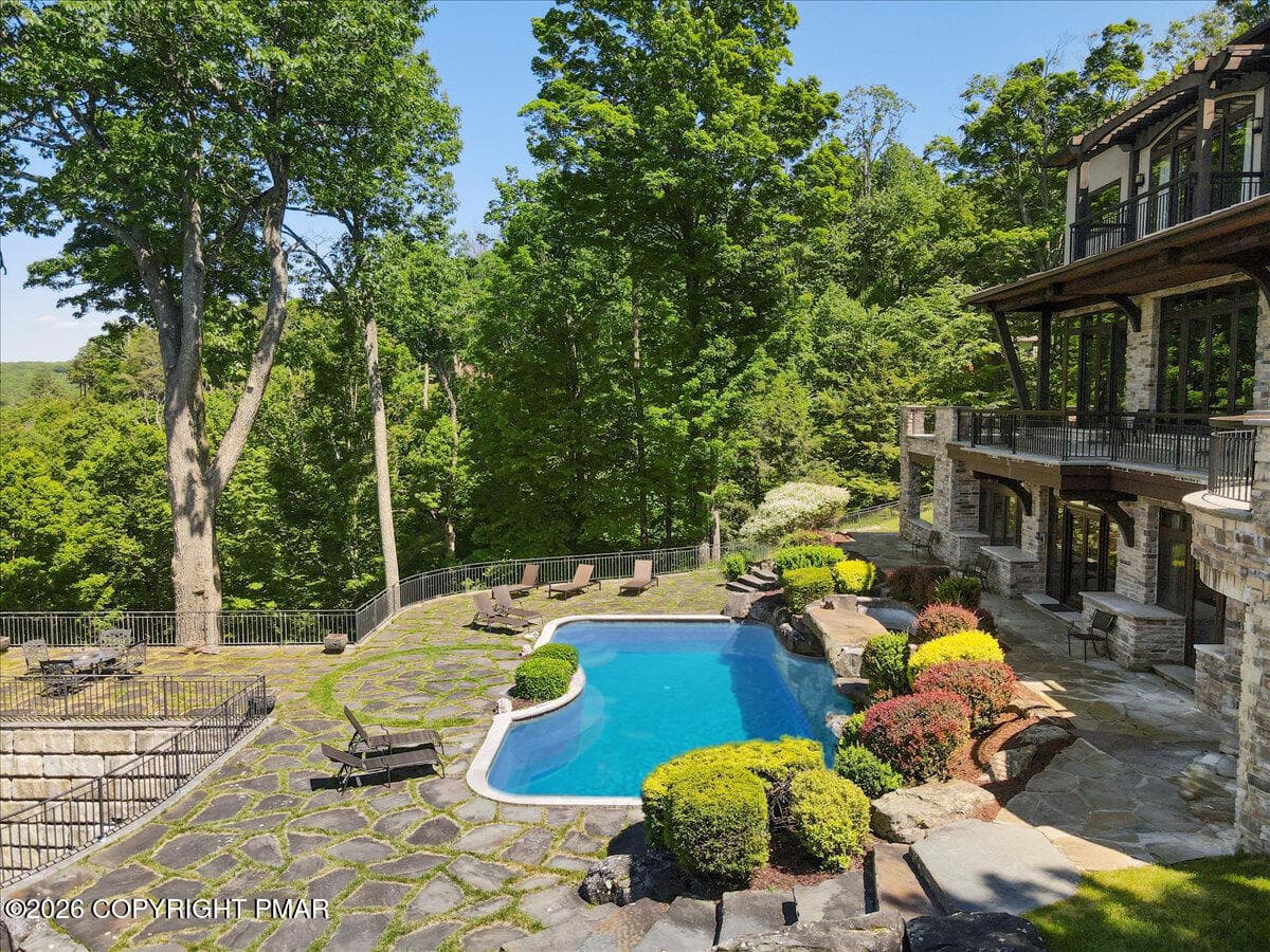 0083 Pool - 165 Pennwood Drive, Greentown, PA 18426, Greentown