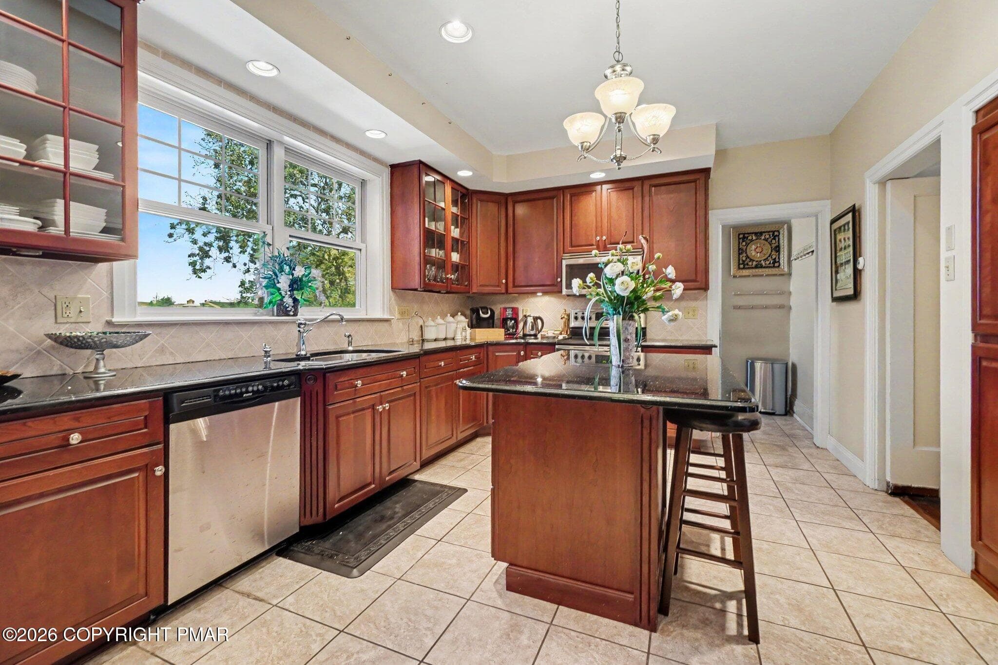 024_file_8906 - 1812 Mahantongo Street, Pottsville, PA 17901, Pottsville