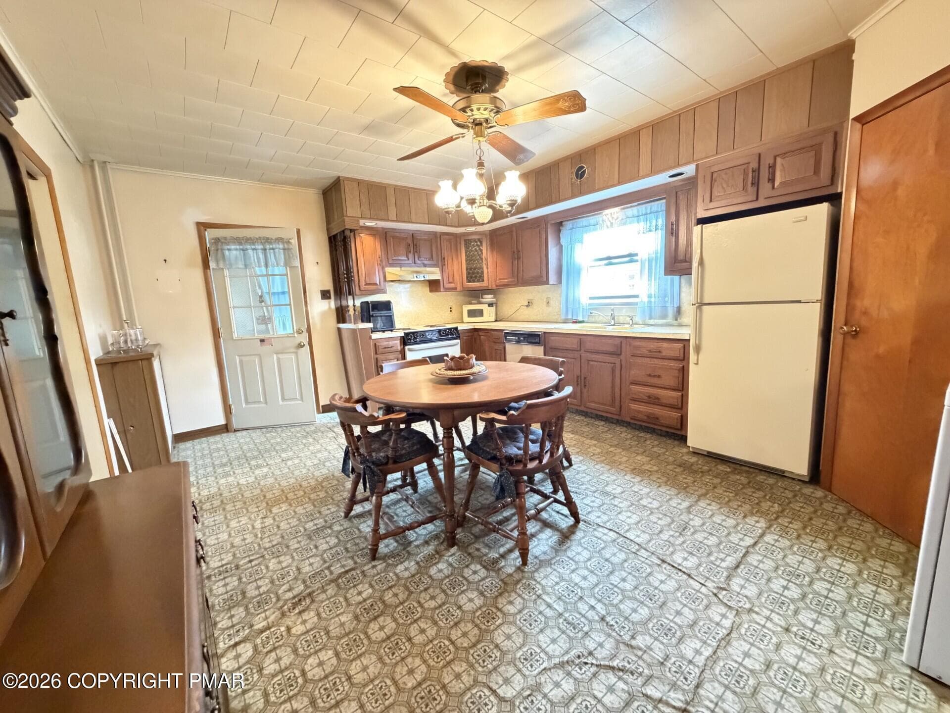 12 - 45 W Holland Street, Summit Hill, PA 18250, Summit Hill