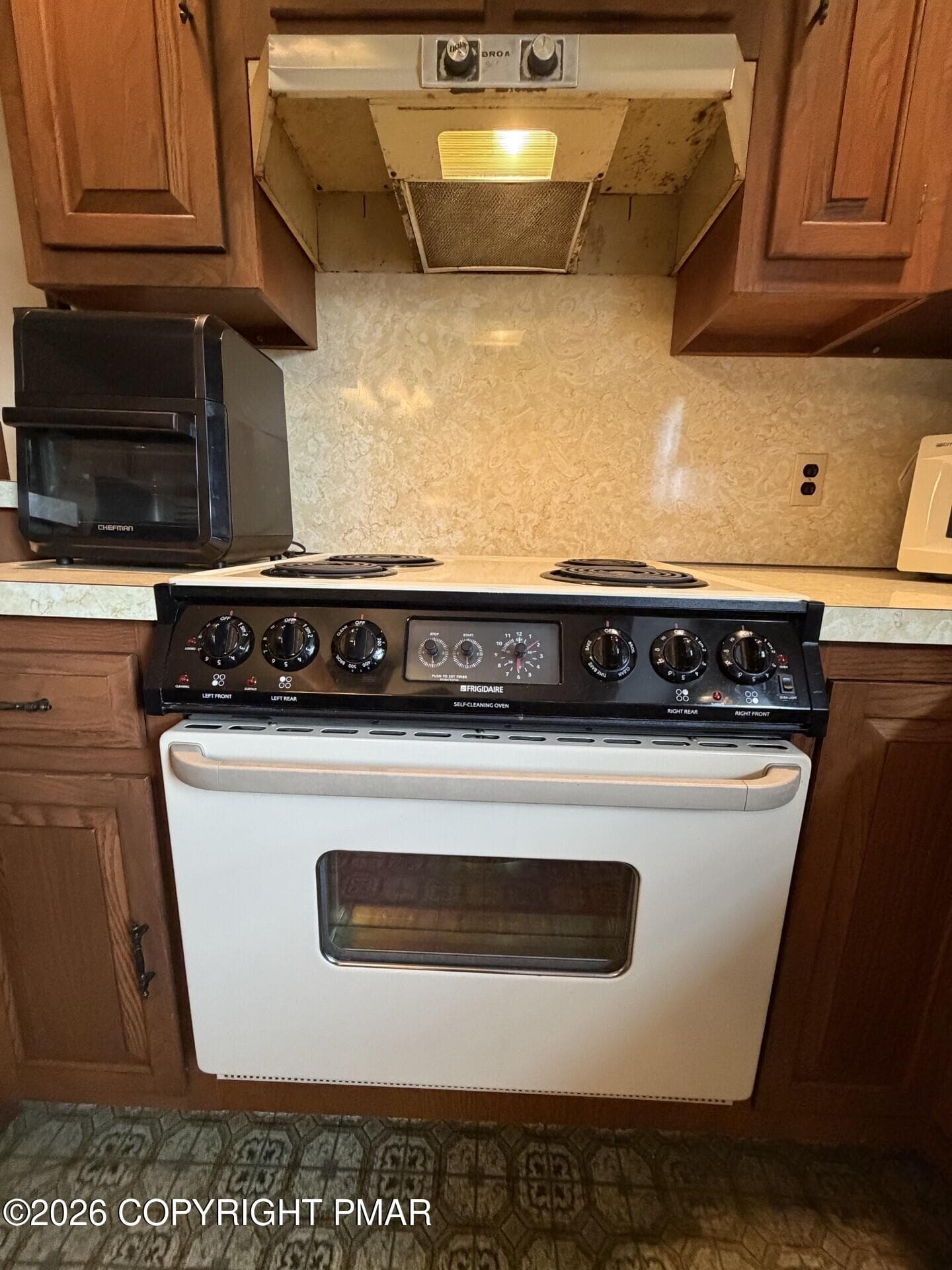 21 - 45 W Holland Street, Summit Hill, PA 18250, Summit Hill
