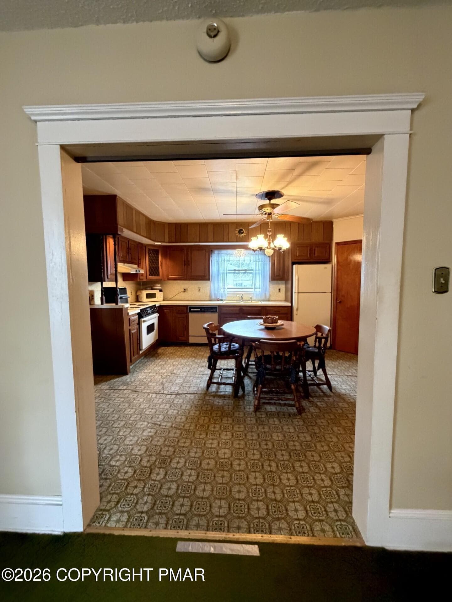 23 - 45 W Holland Street, Summit Hill, PA 18250, Summit Hill