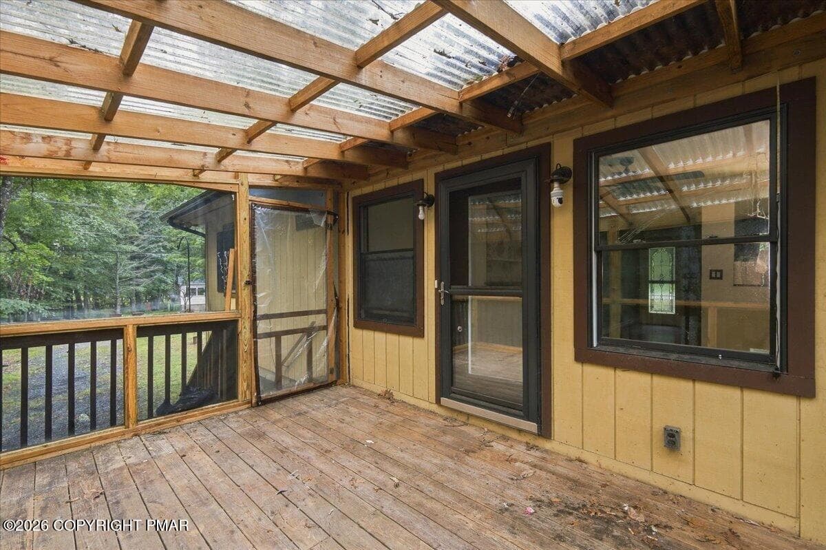 Deck - 184 Swallow Circle, Bushkill, PA 18324, Bushkill