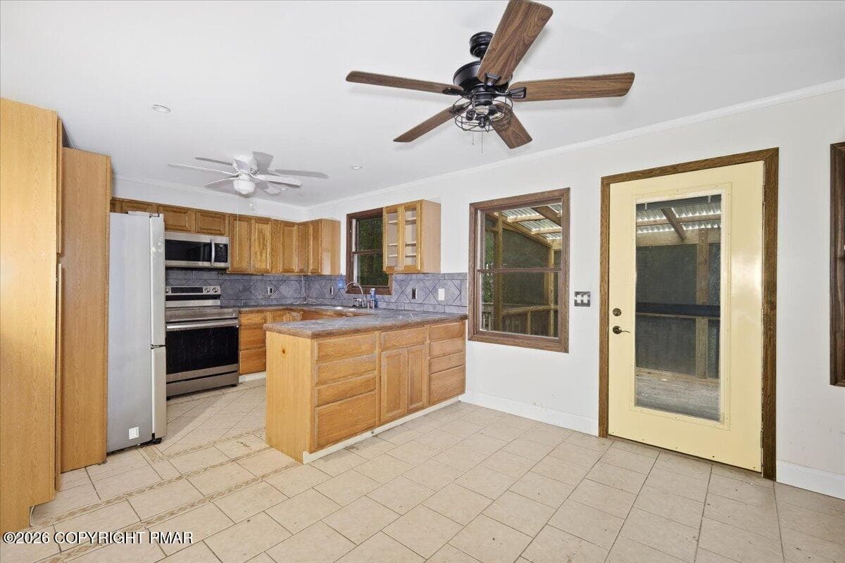 Kitchen - 184 Swallow Circle, Bushkill, PA 18324, Bushkill