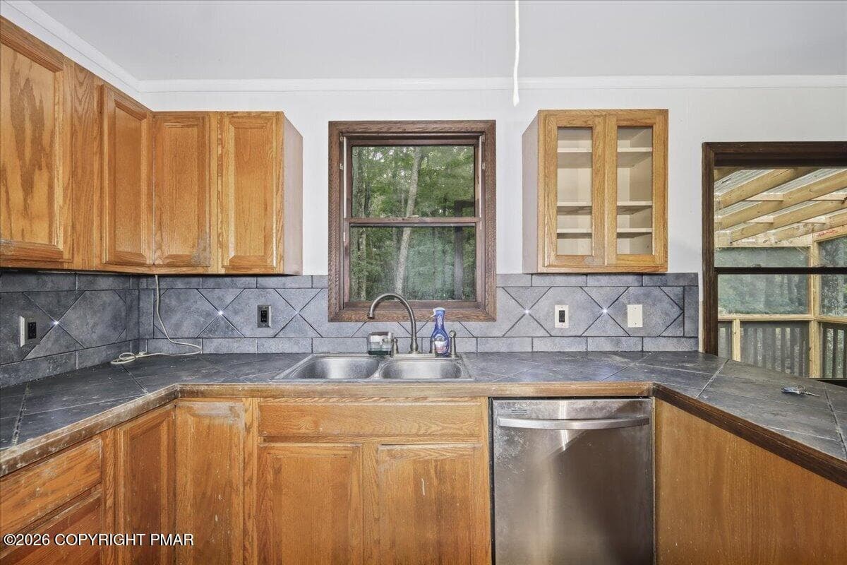 Kitchen - 184 Swallow Circle, Bushkill, PA 18324, Bushkill