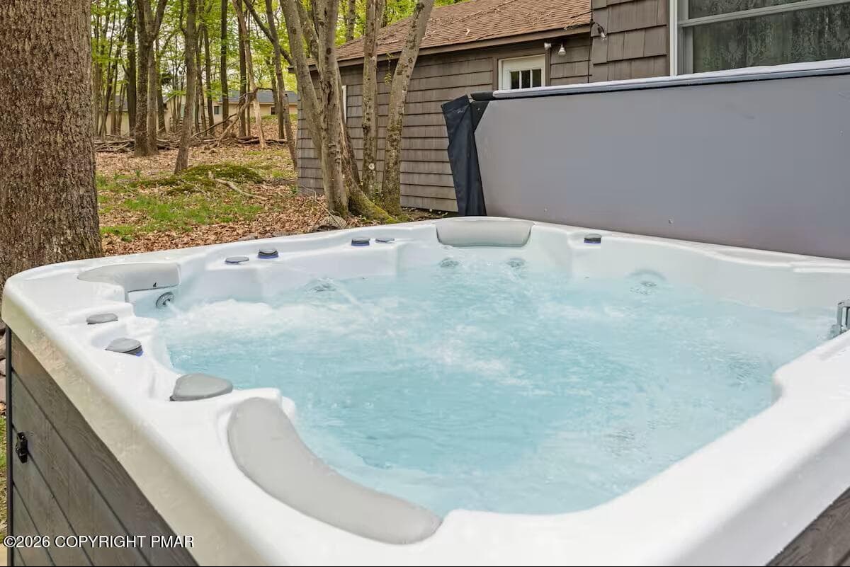 Hot Tub Brier Road - 234 Brier Crest Road, Blakeslee, PA 18610, Blakeslee