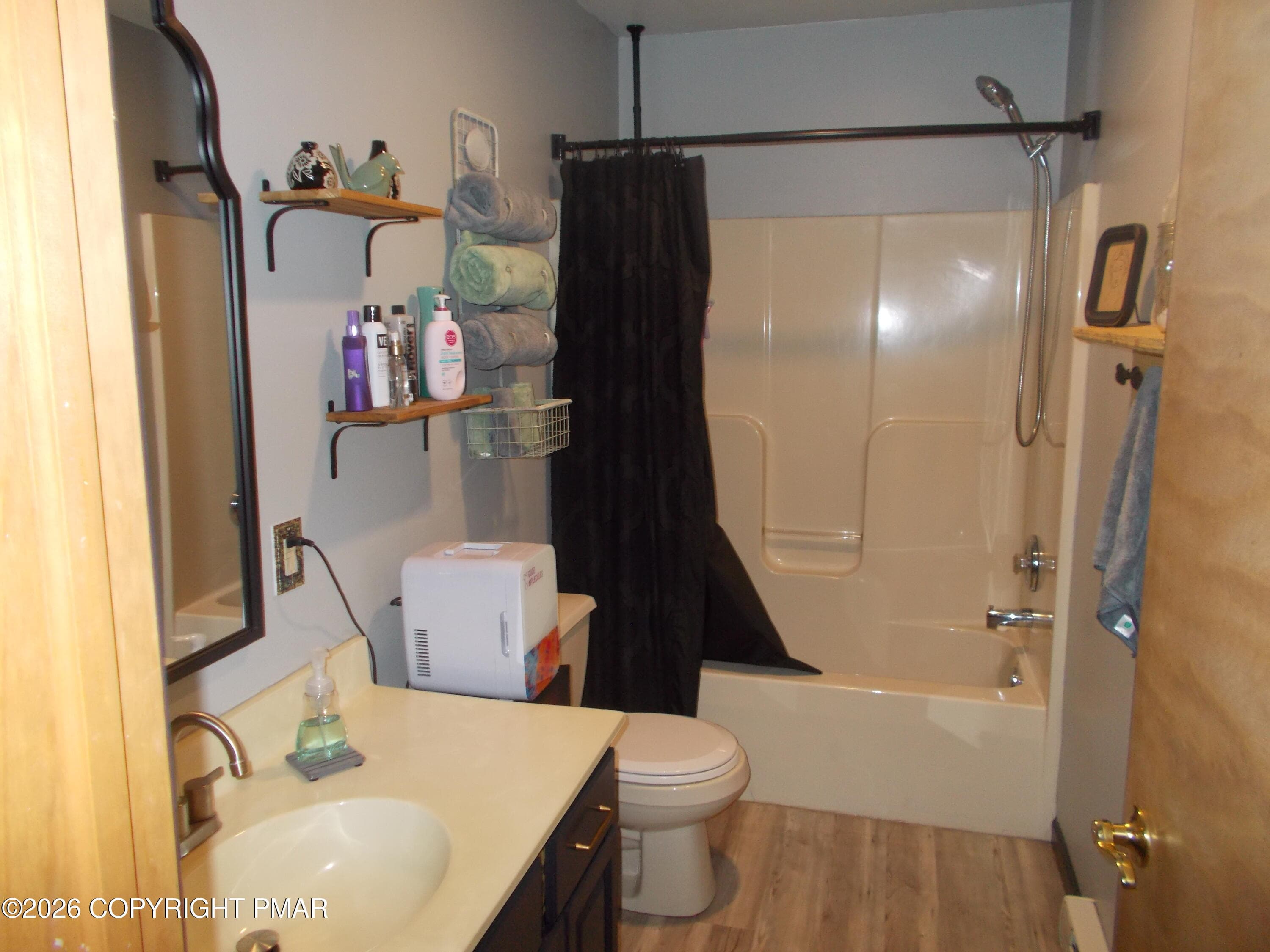 hall bath - 212 Summit Drive, Albrightsville, PA 18210, Albrightsville