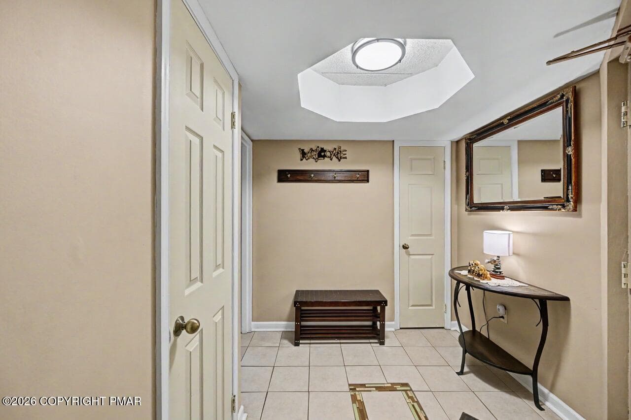 Foyer - 59 Midlake Drive 101, Lake Harmony, PA 18624, Lake Harmony