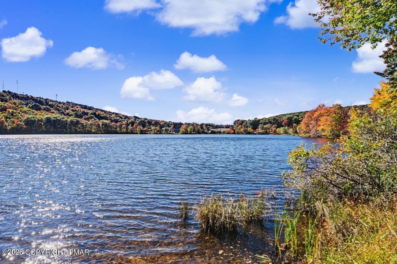 59 Midlake Dr - Unit 10152 Large - 59 Midlake Drive 101, Lake Harmony, PA 18624, Lake Harmony