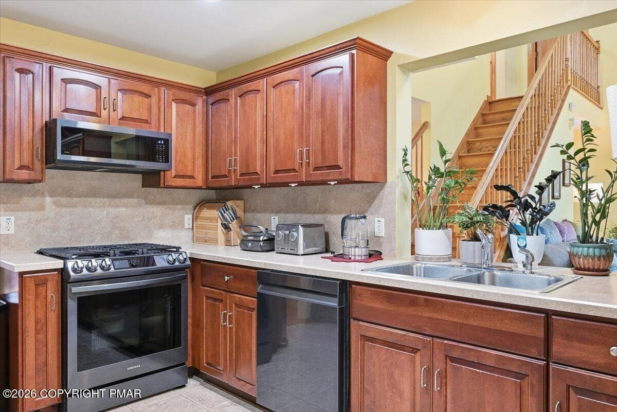 Kitchen - 104 Arbor Way, Stroudsburg, PA 18360, Stroudsburg