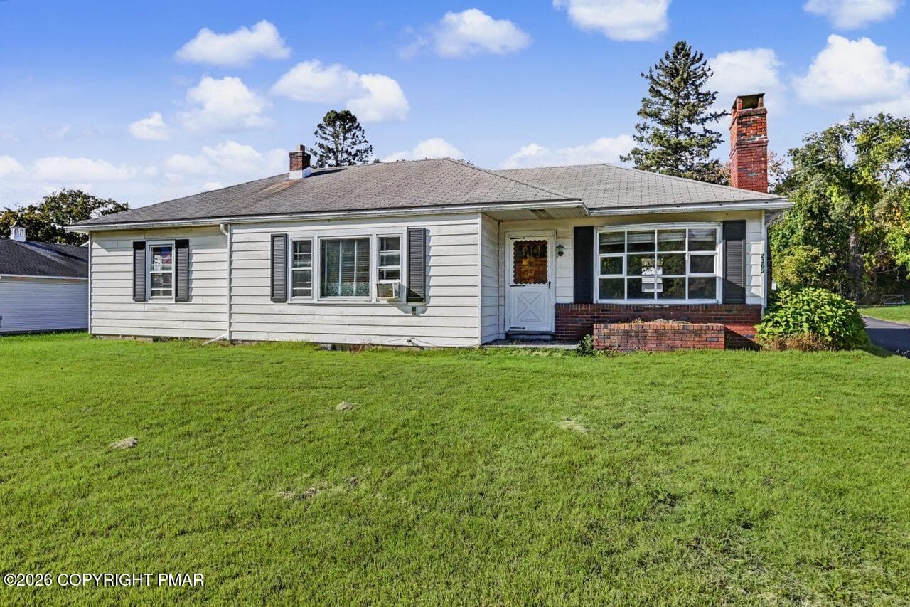 Ranch Home - 2367 Route 209, Sciota, PA 18354, Sciota
