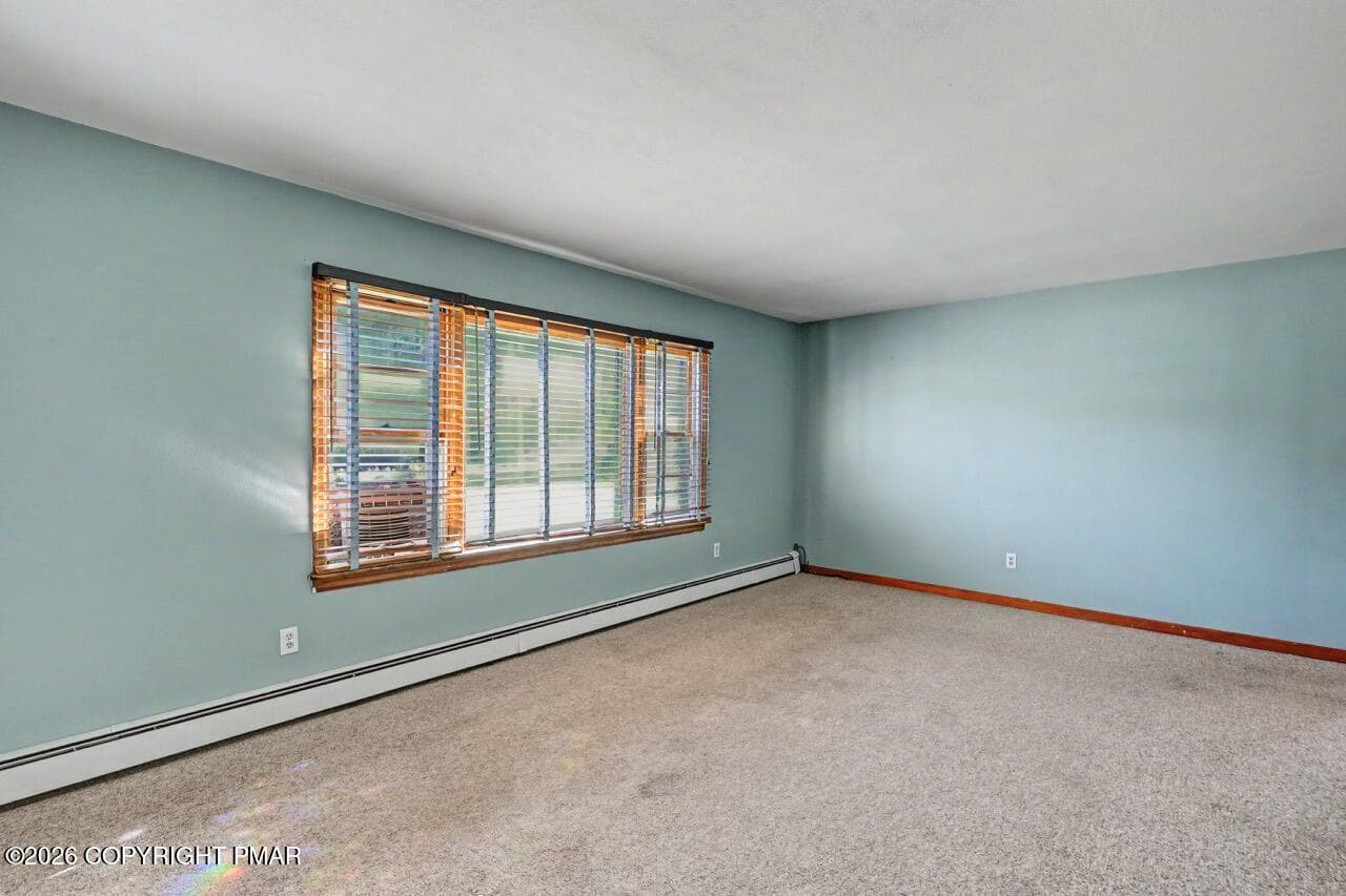Living Room w/ Bay Window - 2367 Route 209, Sciota, PA 18354, Sciota