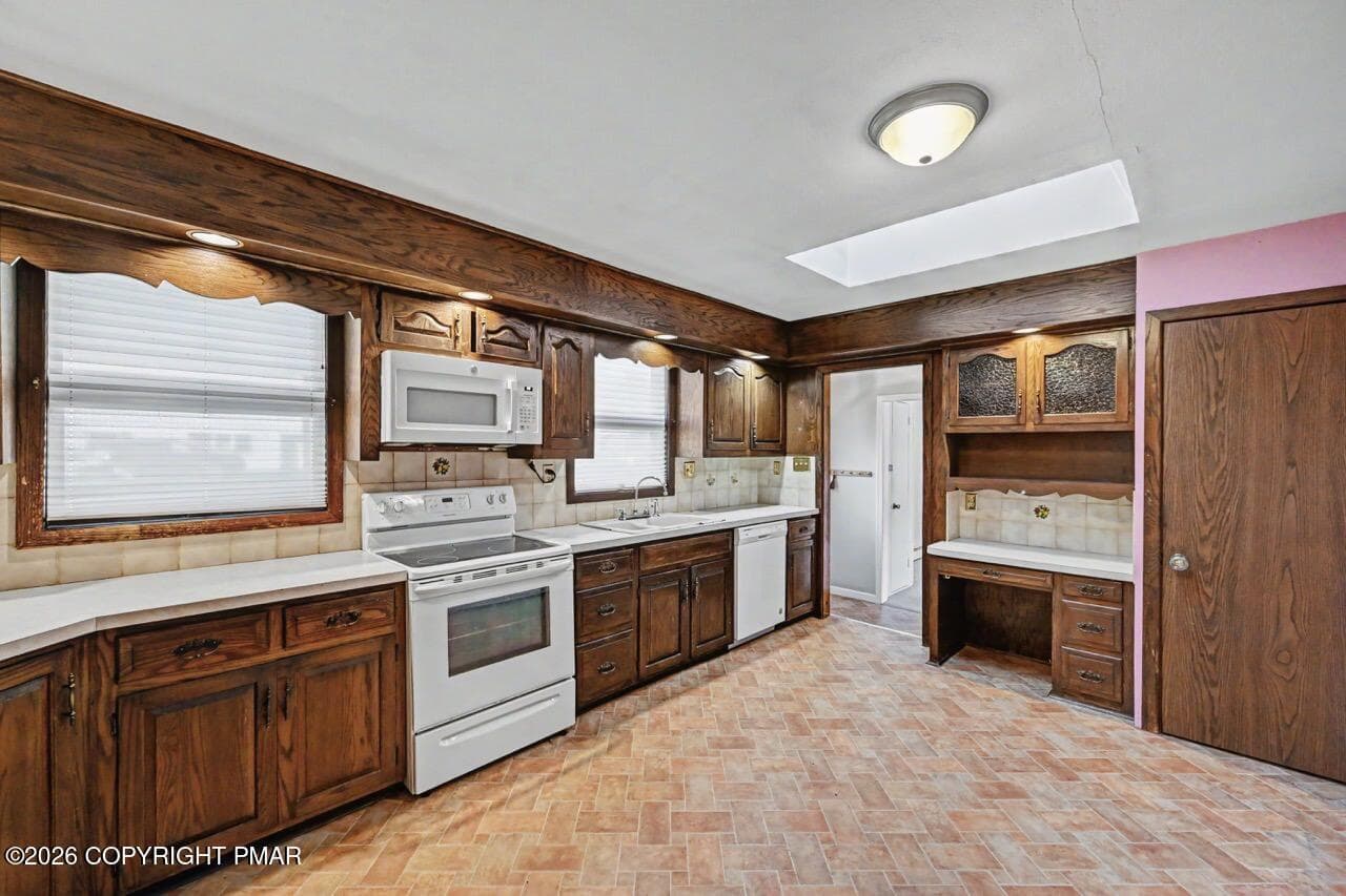 Skylight & Recessed Lighting - 2367 Route 209, Sciota, PA 18354, Sciota