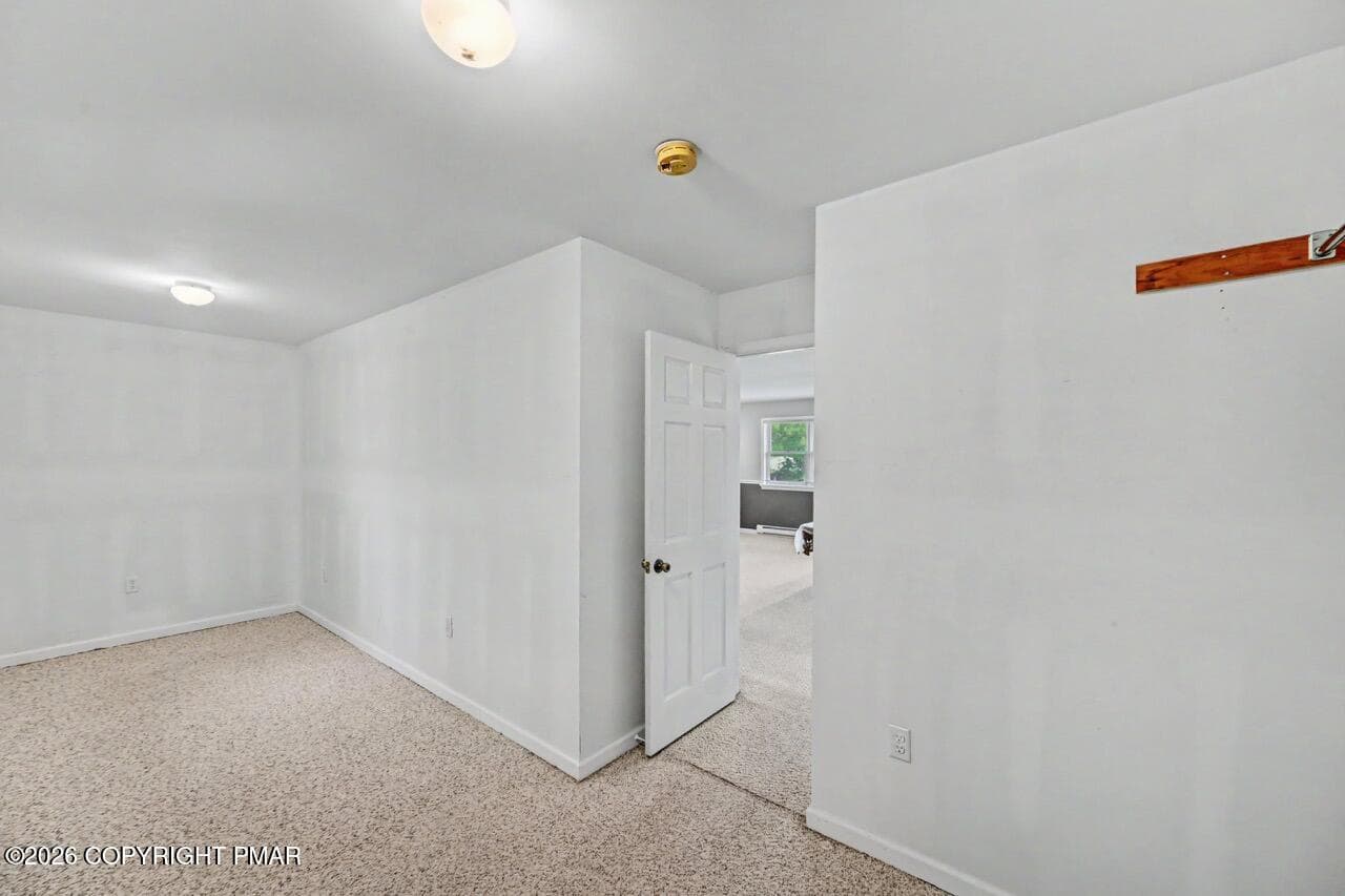 Walk-In Closet - 2367 Route 209, Sciota, PA 18354, Sciota