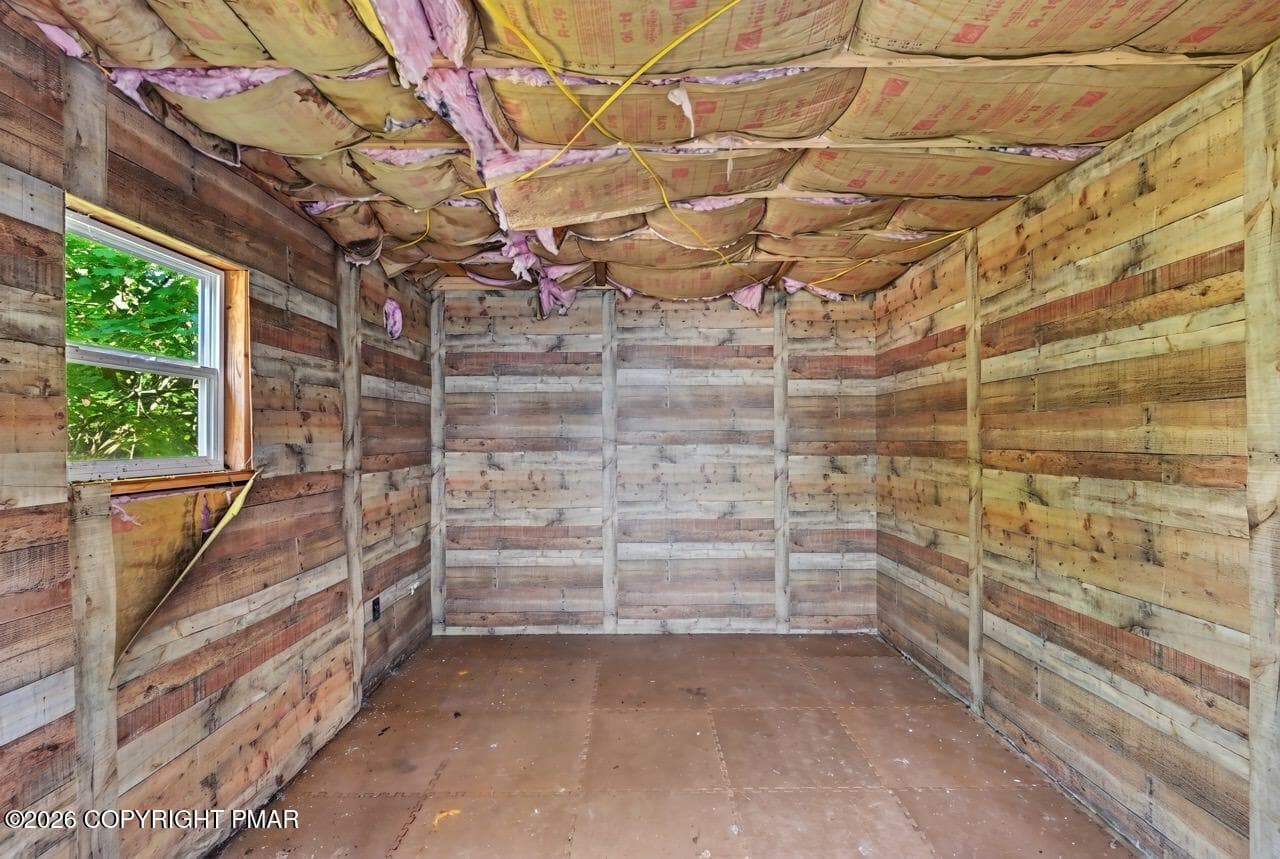Shed - 2367 Route 209, Sciota, PA 18354, Sciota